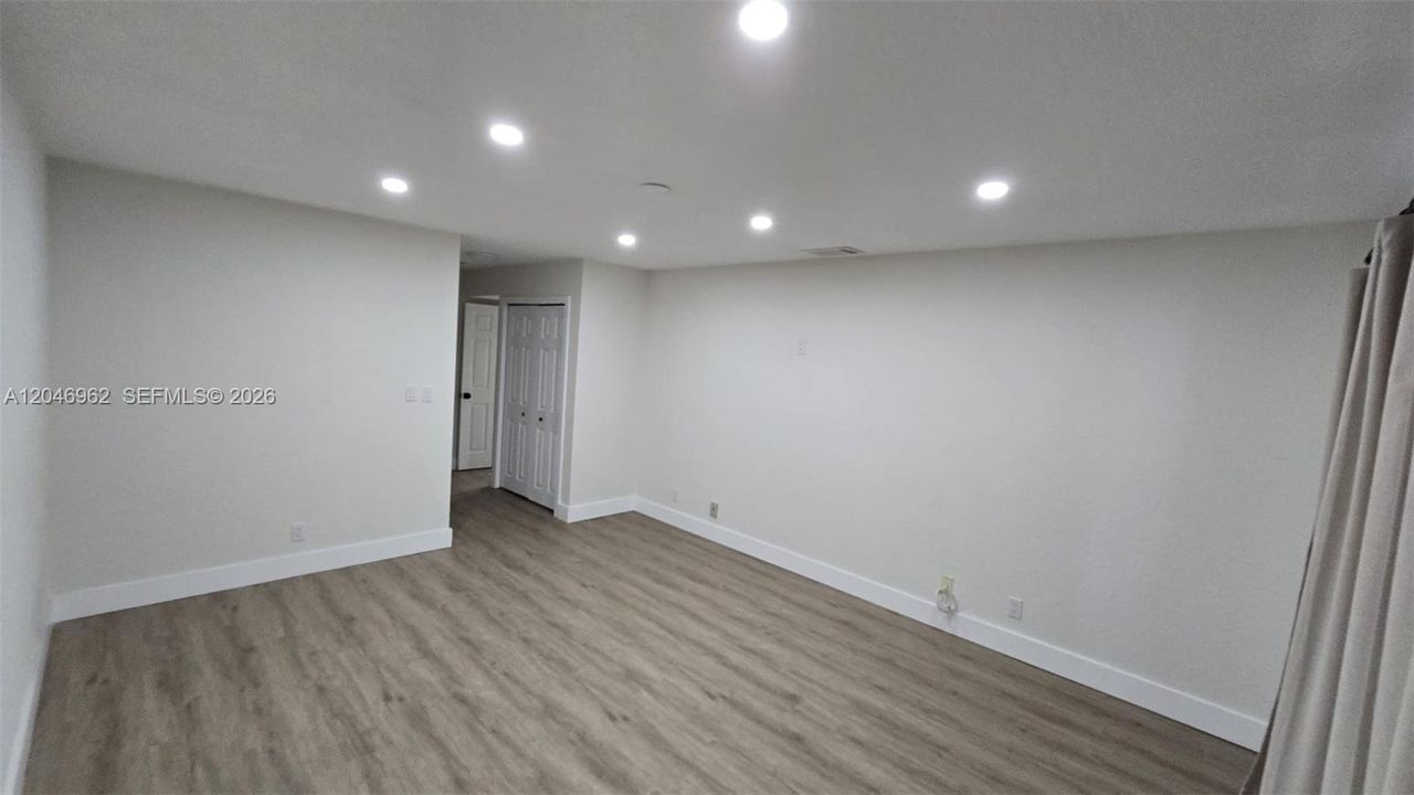 For Sale: $469,900 (2 beds, 2 baths, 1260 Square Feet)