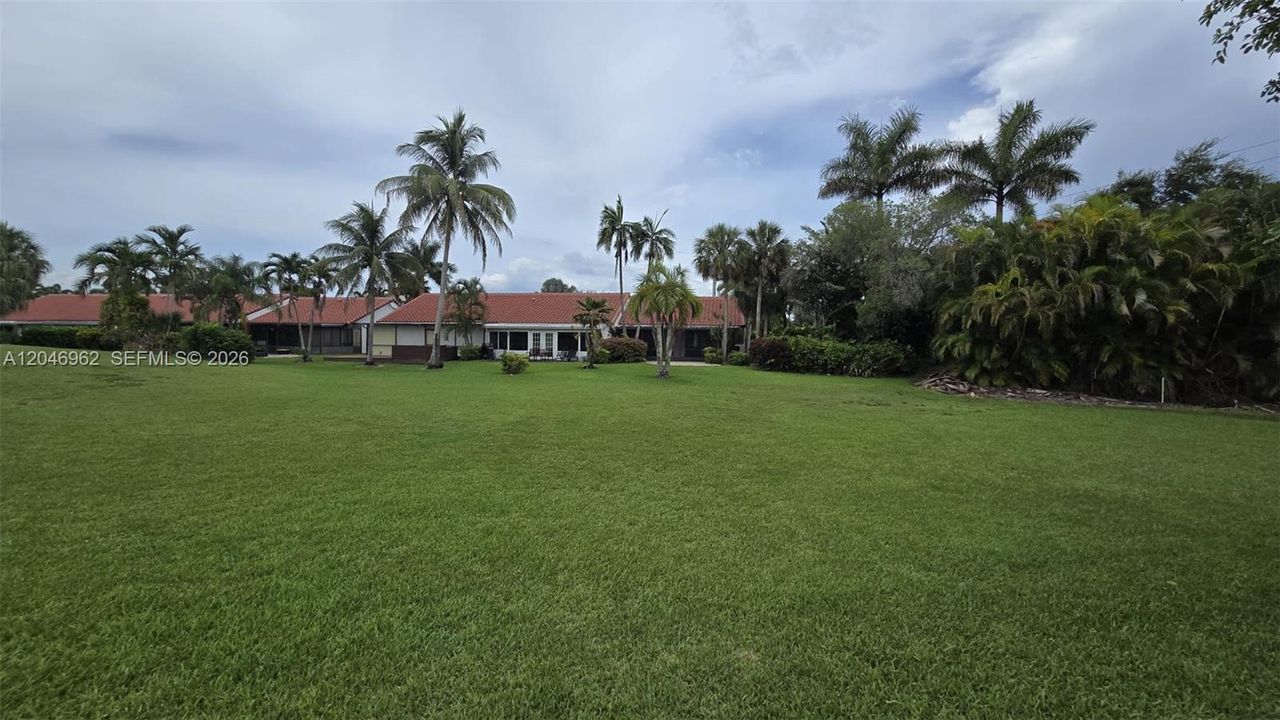 For Sale: $469,900 (2 beds, 2 baths, 1260 Square Feet)