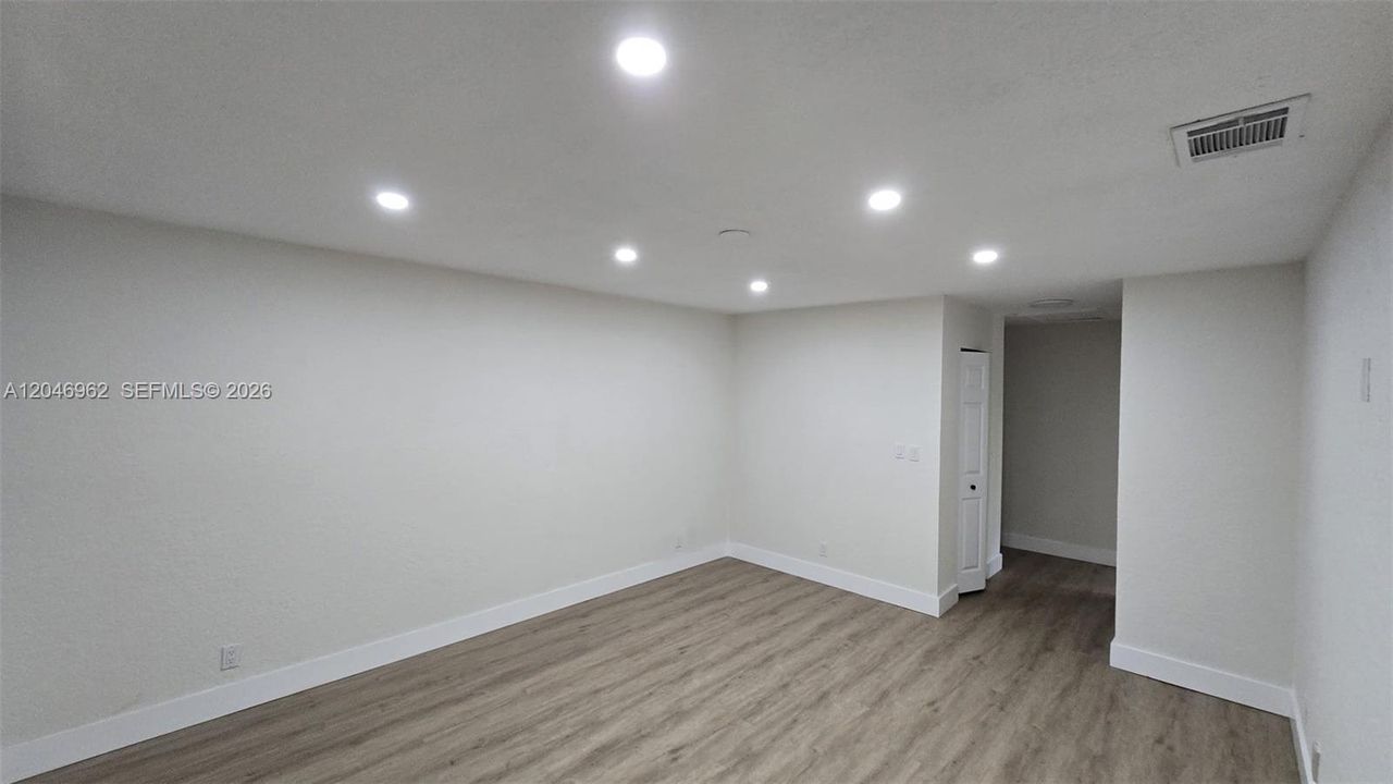 For Sale: $469,900 (2 beds, 2 baths, 1260 Square Feet)