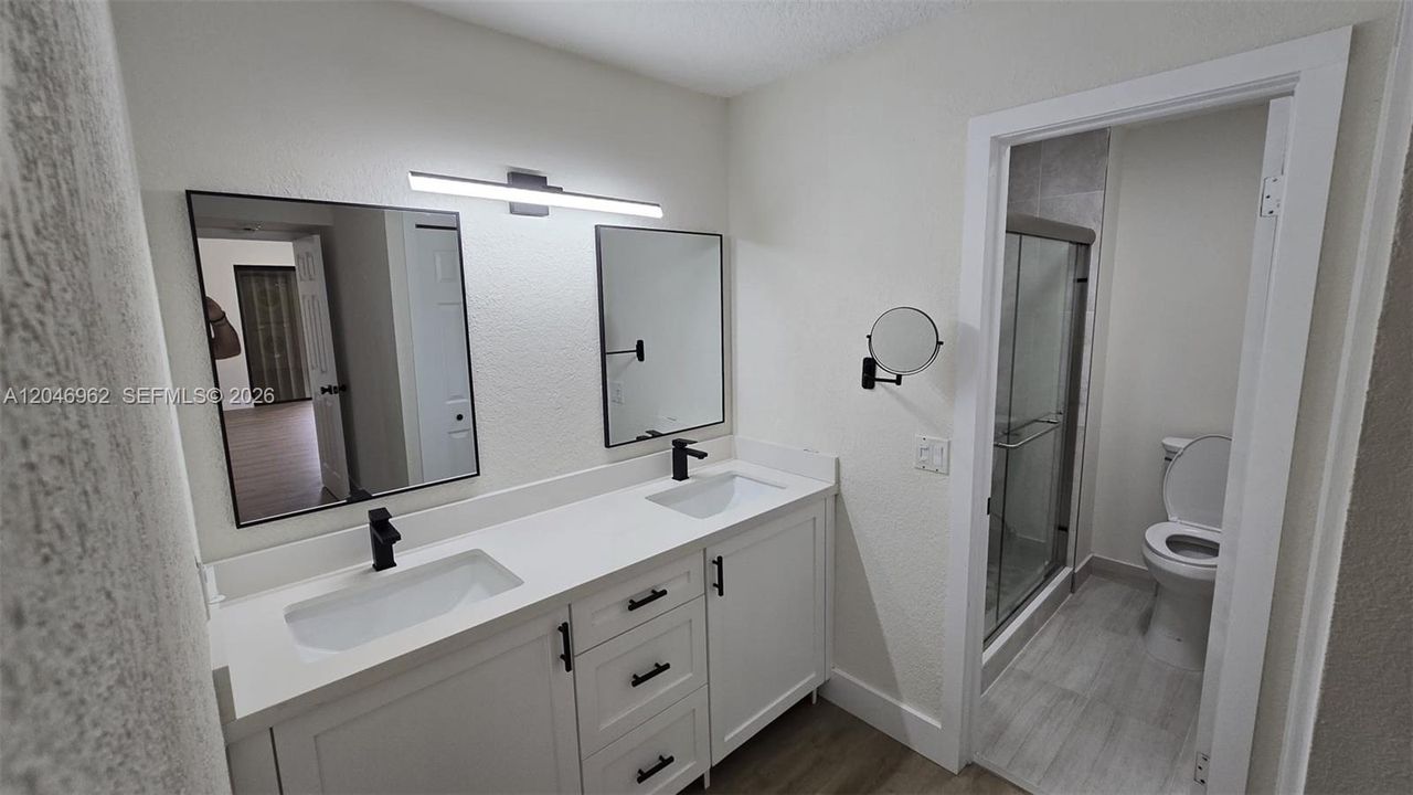 For Sale: $469,900 (2 beds, 2 baths, 1260 Square Feet)