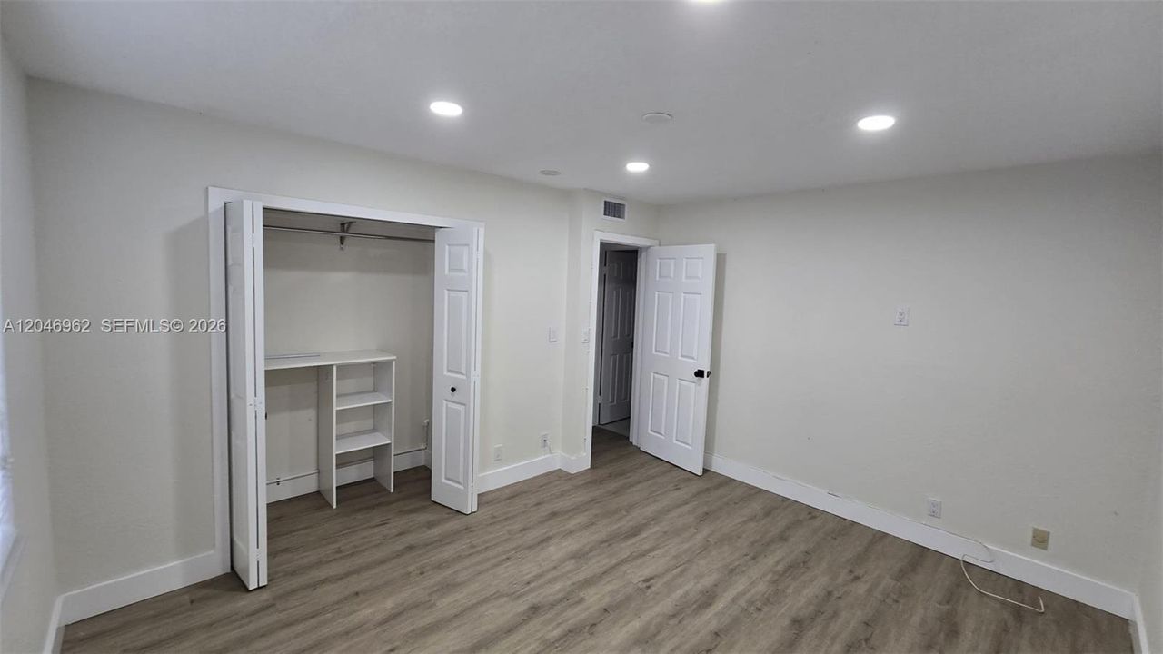 For Sale: $469,900 (2 beds, 2 baths, 1260 Square Feet)