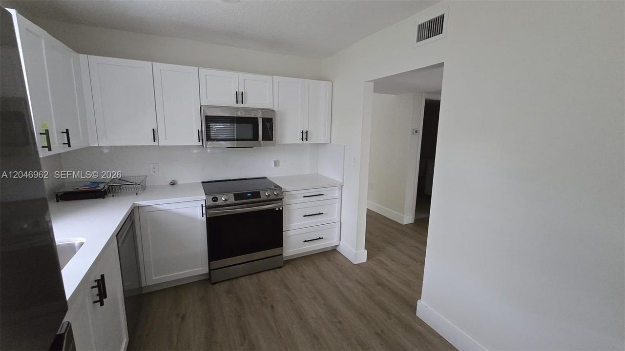 For Sale: $469,900 (2 beds, 2 baths, 1260 Square Feet)