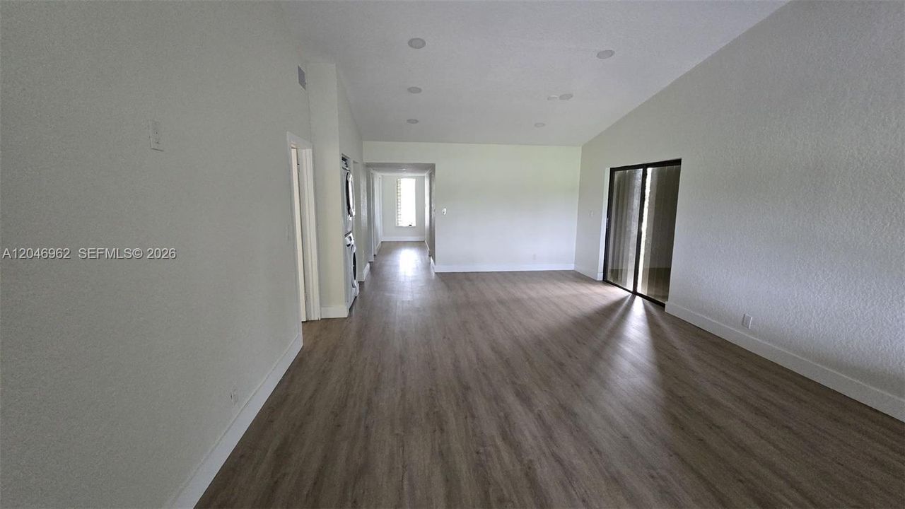 For Sale: $469,900 (2 beds, 2 baths, 1260 Square Feet)