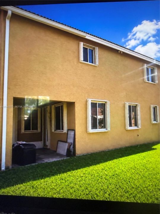 На продажу: $875,000 (6 спален, 4 ванн, 0 Квадратных фут)
