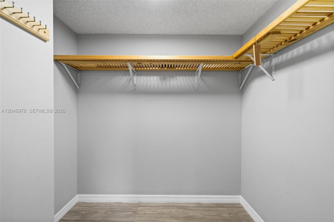 For Sale: $445,000 (2 beds, 2 baths, 1696 Square Feet)