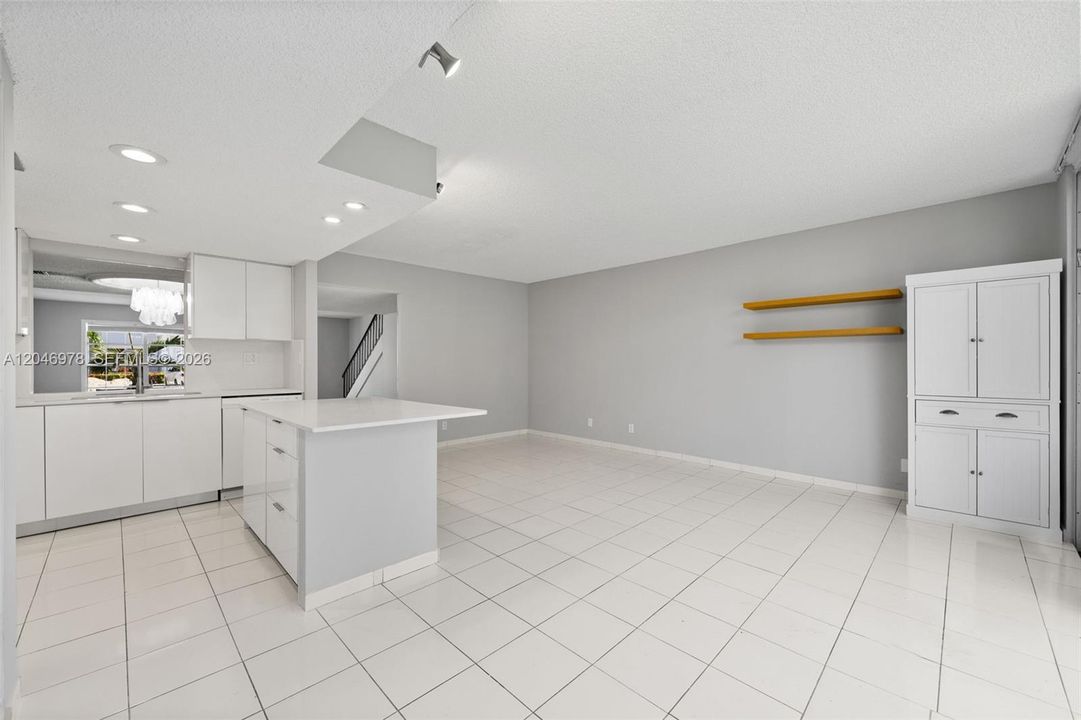 For Sale: $445,000 (2 beds, 2 baths, 1696 Square Feet)