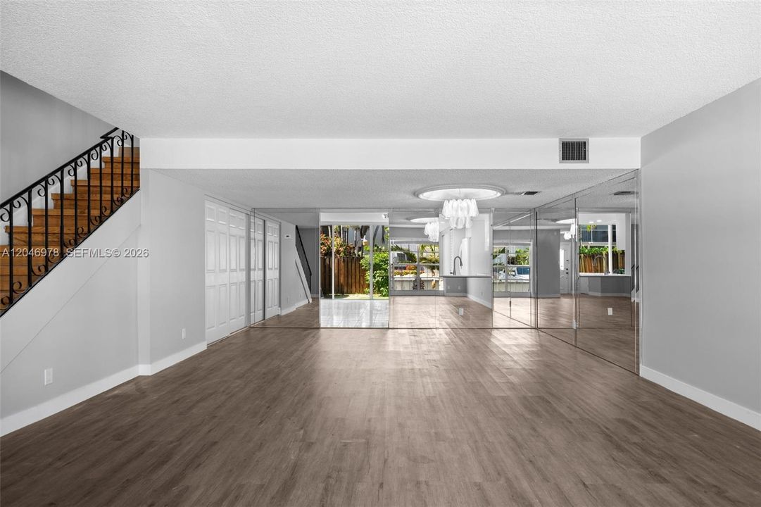 For Sale: $445,000 (2 beds, 2 baths, 1696 Square Feet)