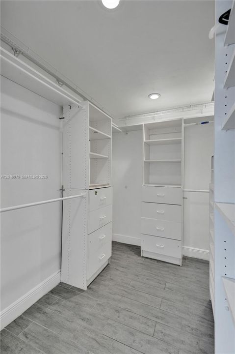 В аренду: $5,400 (5 спален, 3 ванн, 1921 Квадратных фут)