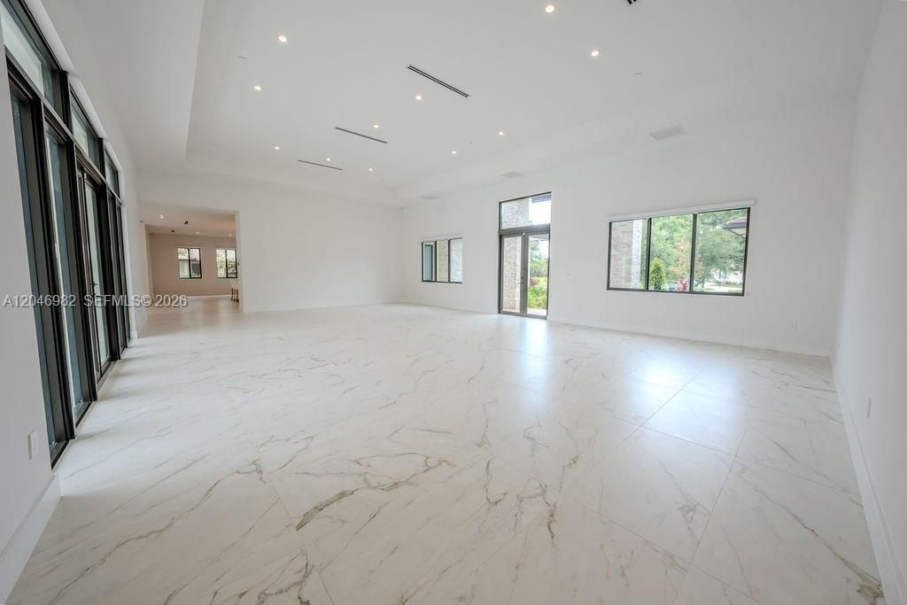 En Venta: $3,699,000 (5 camas, 6 baños, 6304 Pies cuadrados)