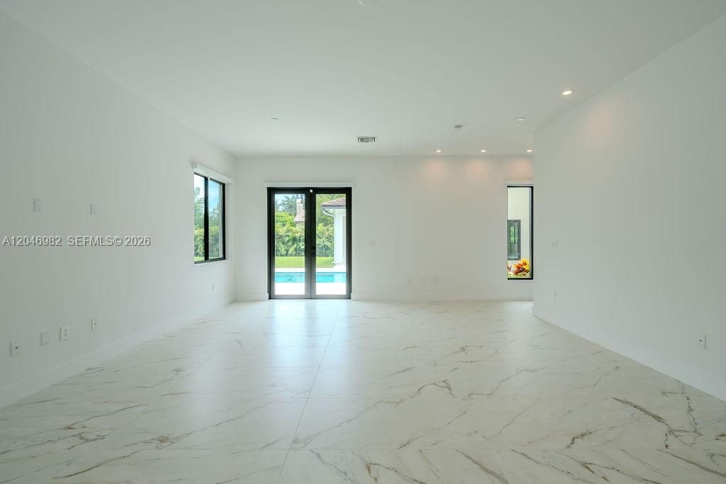 En Venta: $3,699,000 (5 camas, 6 baños, 6304 Pies cuadrados)