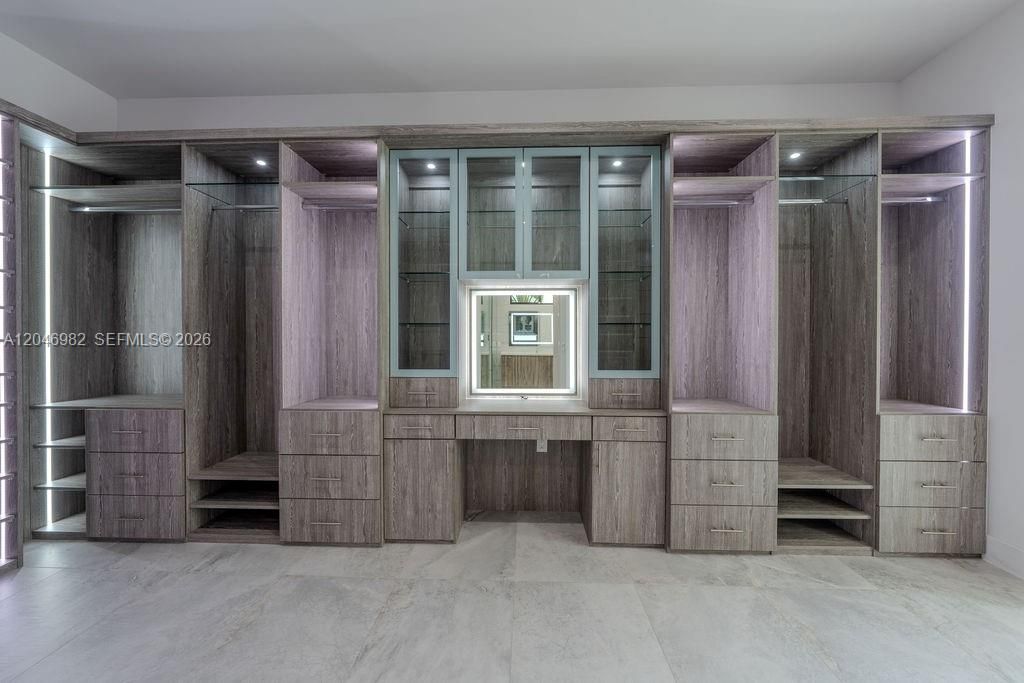 En Venta: $3,699,000 (5 camas, 6 baños, 6304 Pies cuadrados)