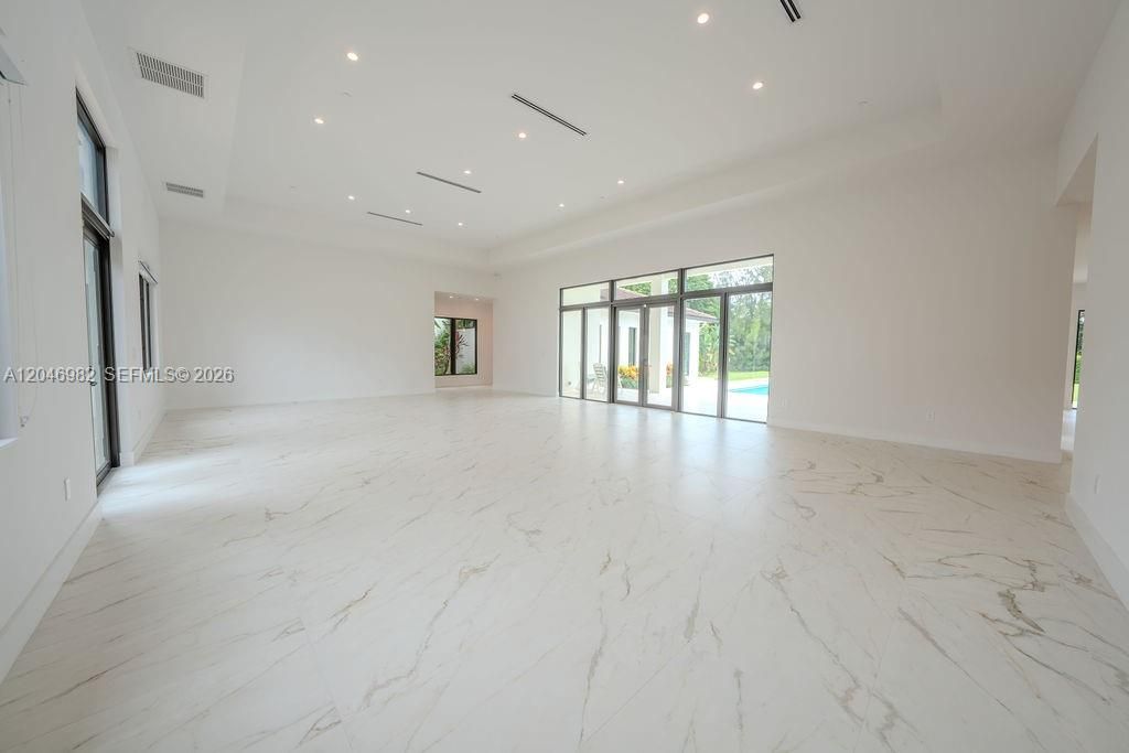 En Venta: $3,699,000 (5 camas, 6 baños, 6304 Pies cuadrados)