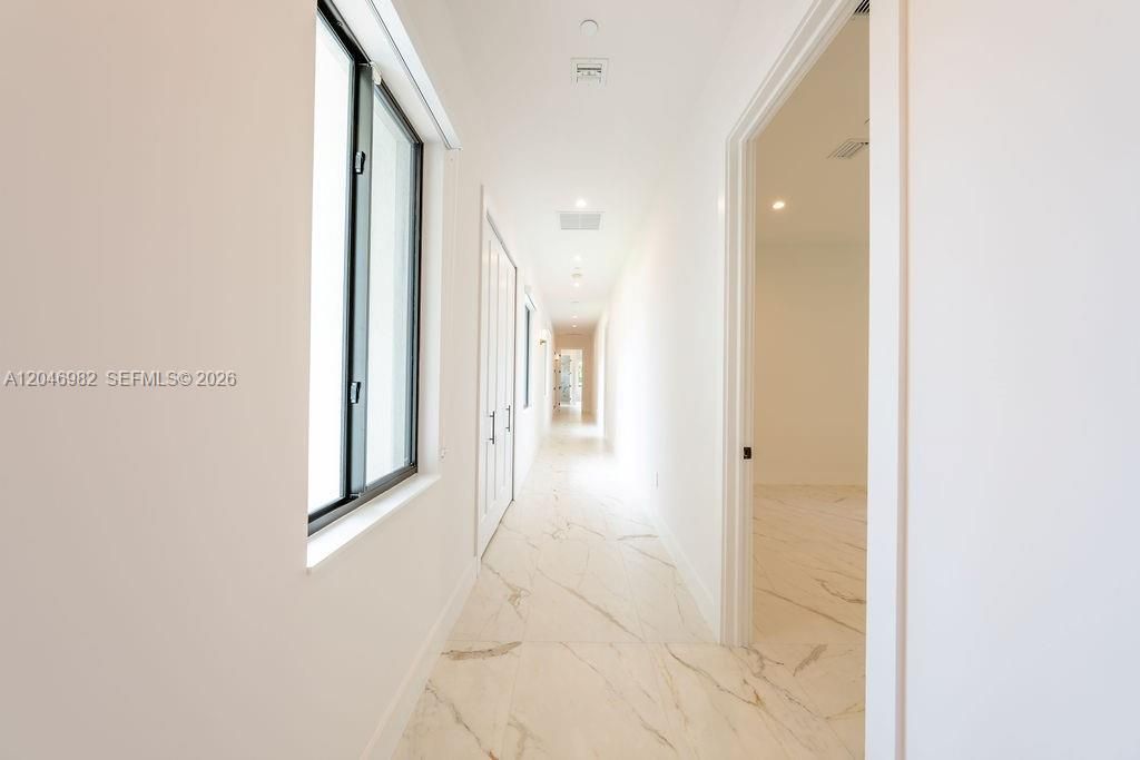 En Venta: $3,699,000 (5 camas, 6 baños, 6304 Pies cuadrados)