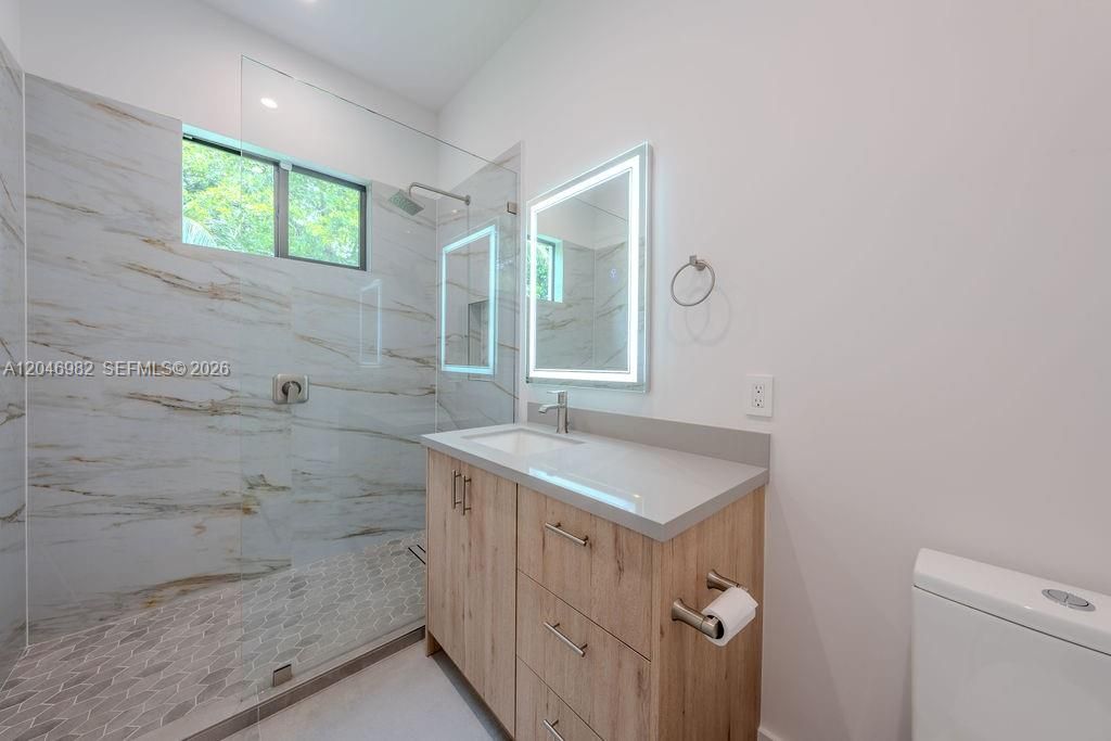 En Venta: $3,699,000 (5 camas, 6 baños, 6304 Pies cuadrados)