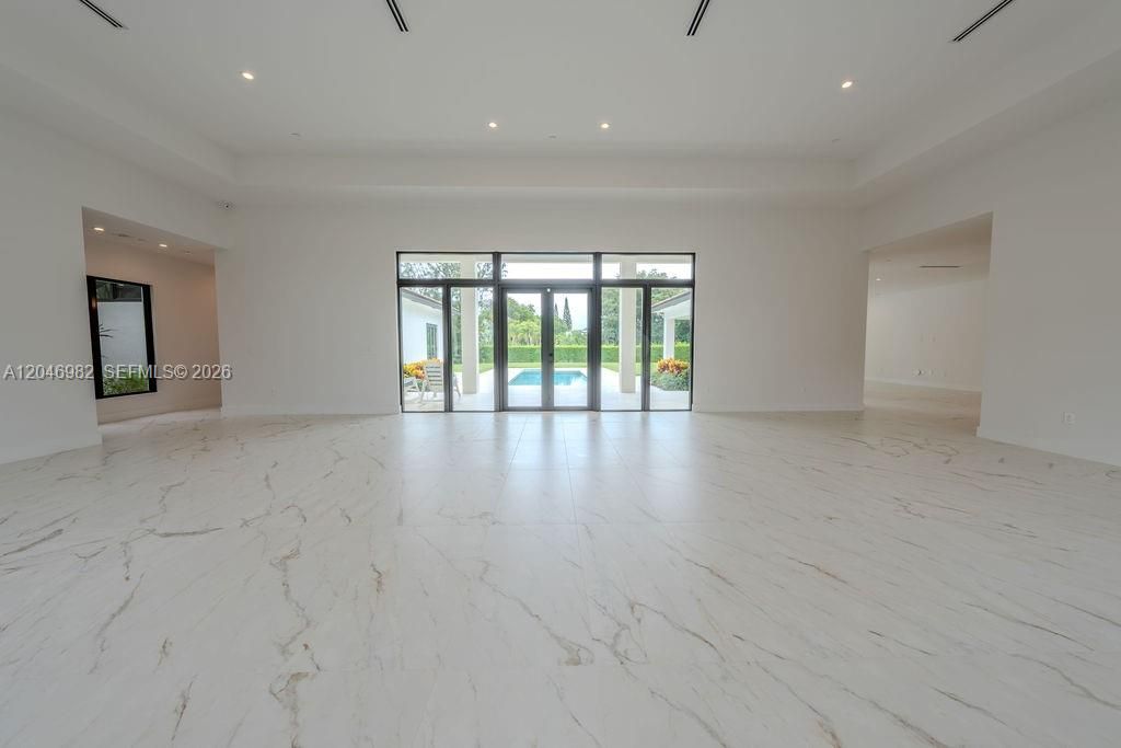 En Venta: $3,699,000 (5 camas, 6 baños, 6304 Pies cuadrados)