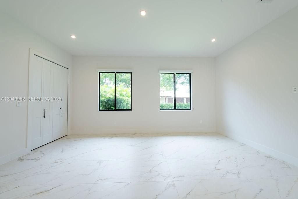En Venta: $3,699,000 (5 camas, 6 baños, 6304 Pies cuadrados)