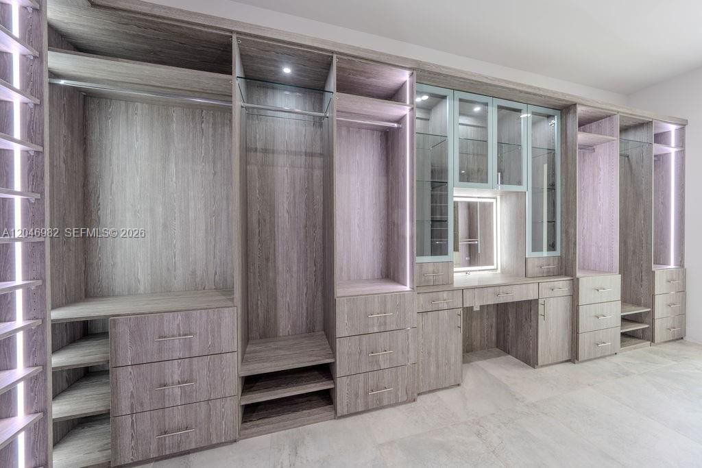En Venta: $3,699,000 (5 camas, 6 baños, 6304 Pies cuadrados)