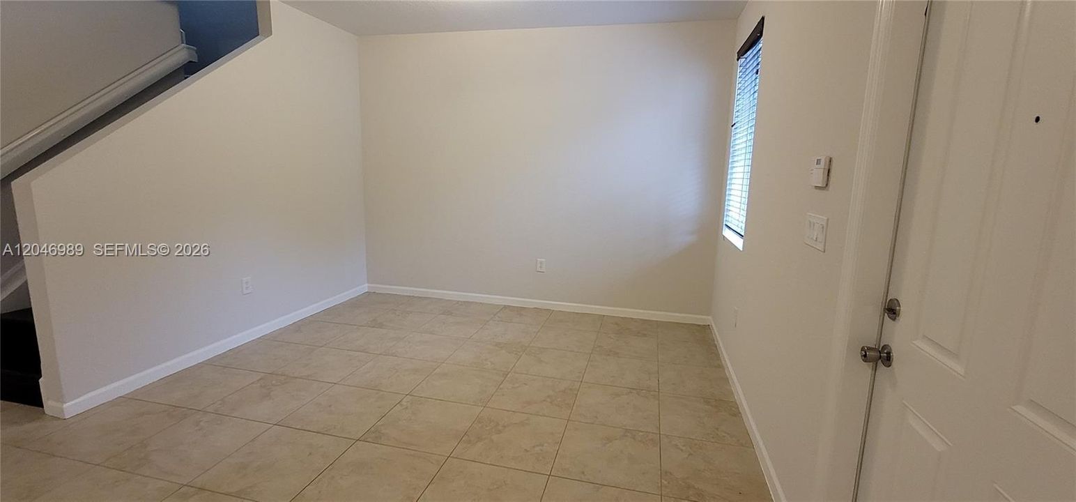 En Renta: $2,550 (3 camas, 2 baños, 1580 Pies cuadrados)