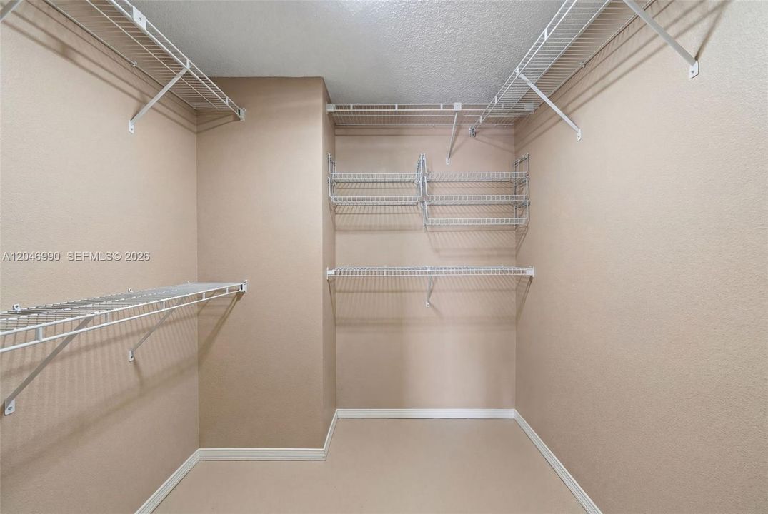 На продажу: $485,000 (2 спален, 2 ванн, 1798 Квадратных фут)