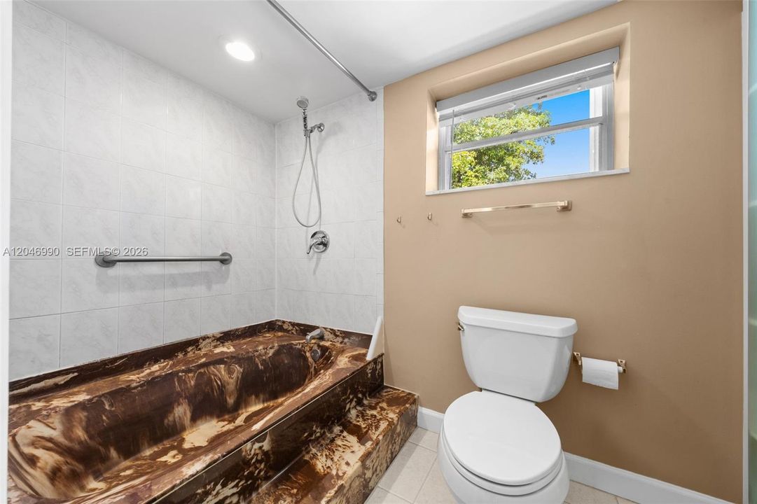 На продажу: $485,000 (2 спален, 2 ванн, 1798 Квадратных фут)