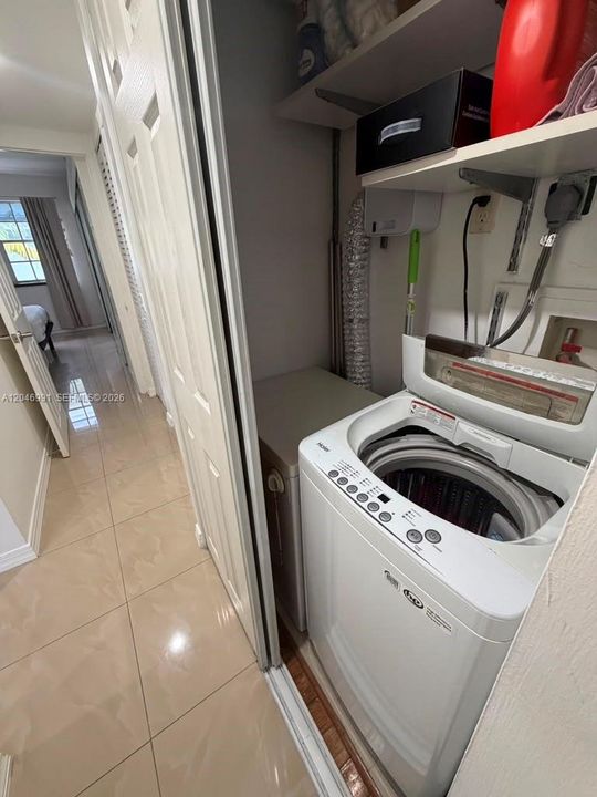 For Sale: $299,000 (1 beds, 1 baths, 620 Square Feet)