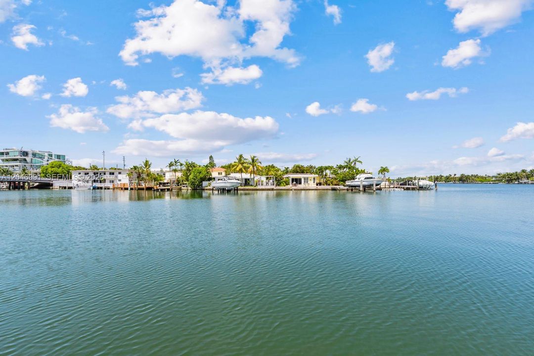 For Sale: $274,900 (1 beds, 1 baths, 620 Square Feet)