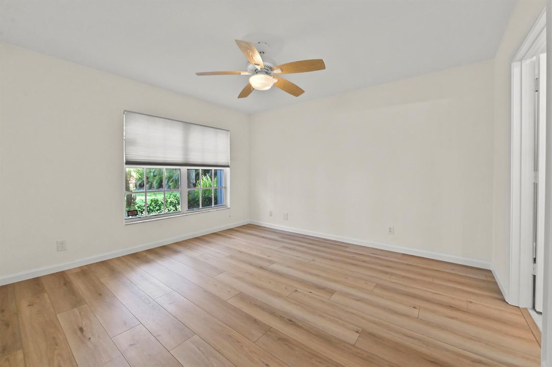 25 Bedroom 01