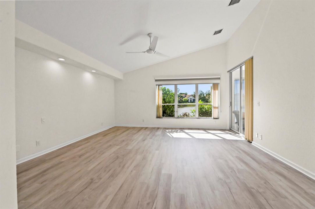 30 Bedroom 01