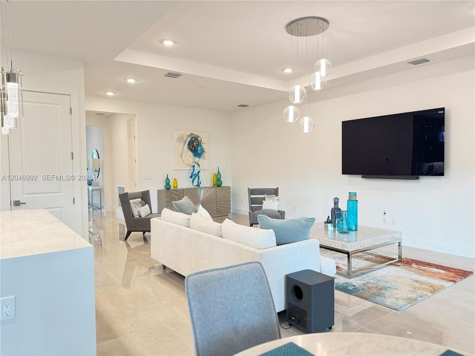 For Sale: $797,000 (3 beds, 3 baths, 2300 Square Feet)