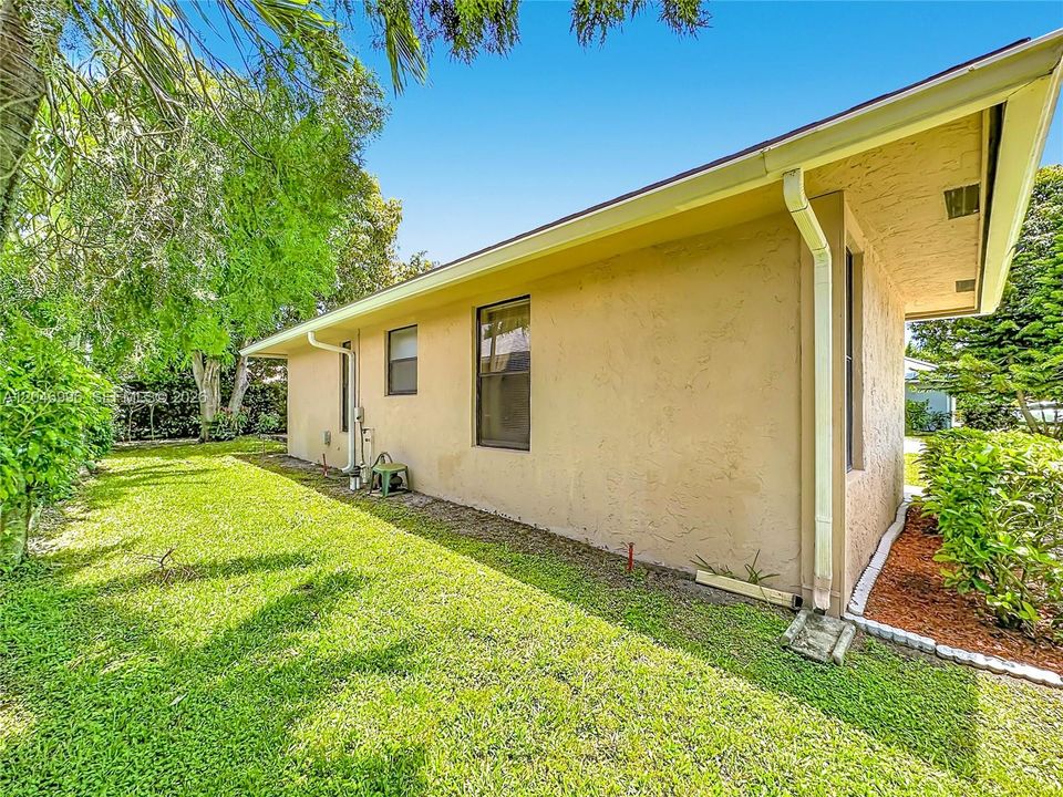 En Venta: $420,000 (3 camas, 2 baños, 1565 Pies cuadrados)