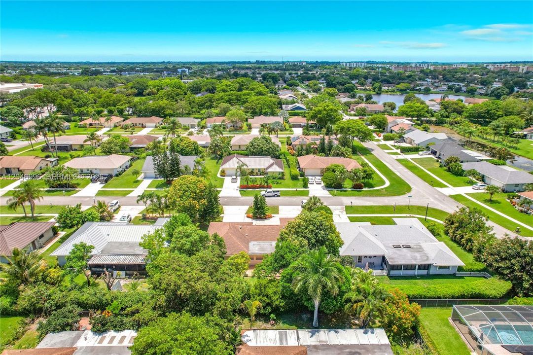 En Venta: $420,000 (3 camas, 2 baños, 1565 Pies cuadrados)