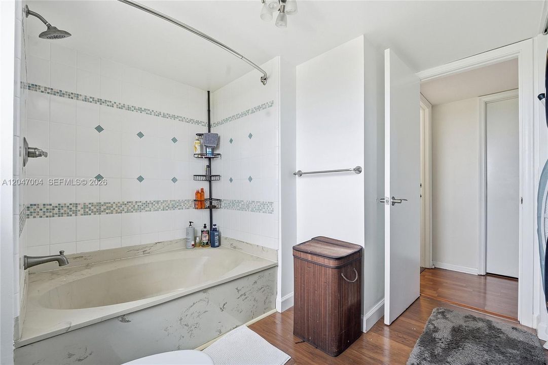 For Sale: $240,000 (2 beds, 2 baths, 1596 Square Feet)