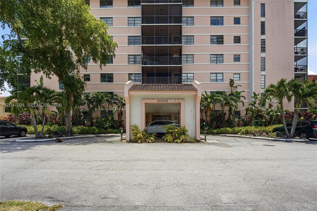 For Sale: $240,000 (2 beds, 2 baths, 1596 Square Feet)