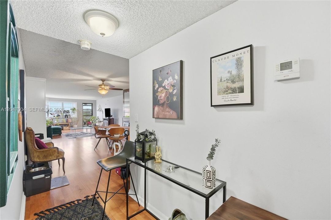 For Sale: $240,000 (2 beds, 2 baths, 1596 Square Feet)