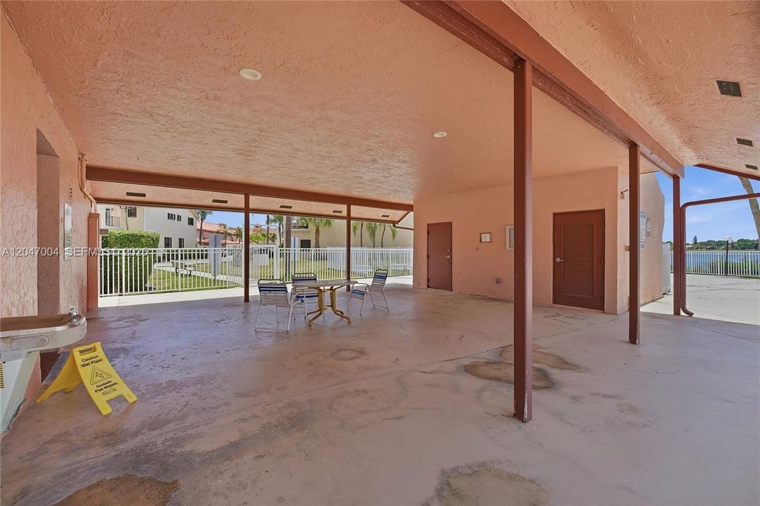 For Sale: $240,000 (2 beds, 2 baths, 1596 Square Feet)