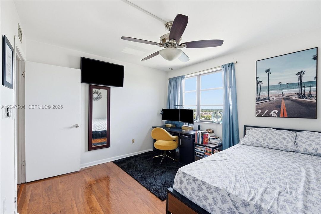 For Sale: $240,000 (2 beds, 2 baths, 1596 Square Feet)