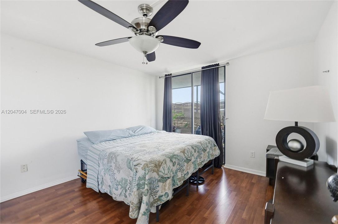 For Sale: $240,000 (2 beds, 2 baths, 1596 Square Feet)