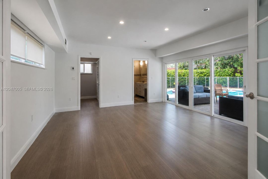 En Venta: $1,185,000 (4 camas, 2 baños, 1577 Pies cuadrados)