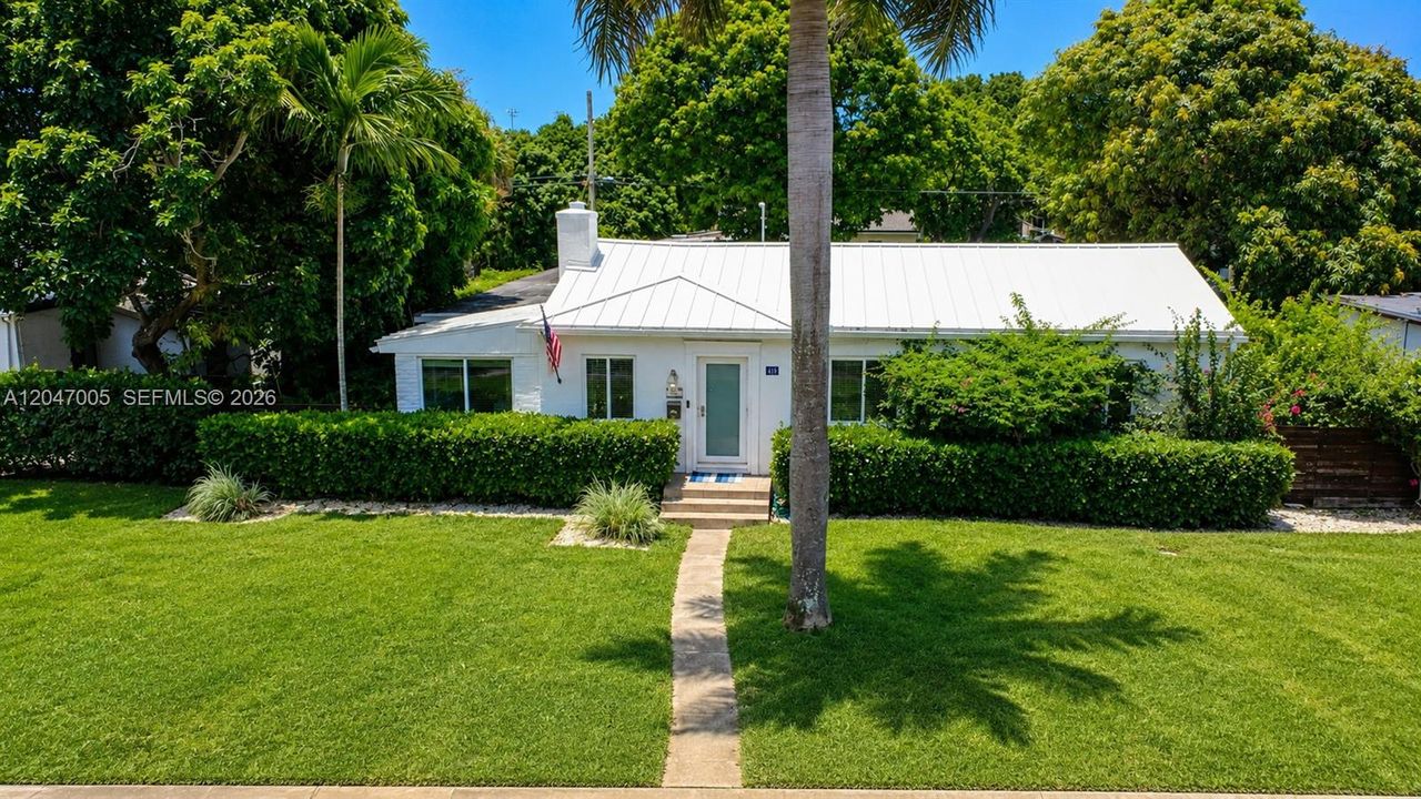 En Venta: $1,185,000 (4 camas, 2 baños, 1577 Pies cuadrados)