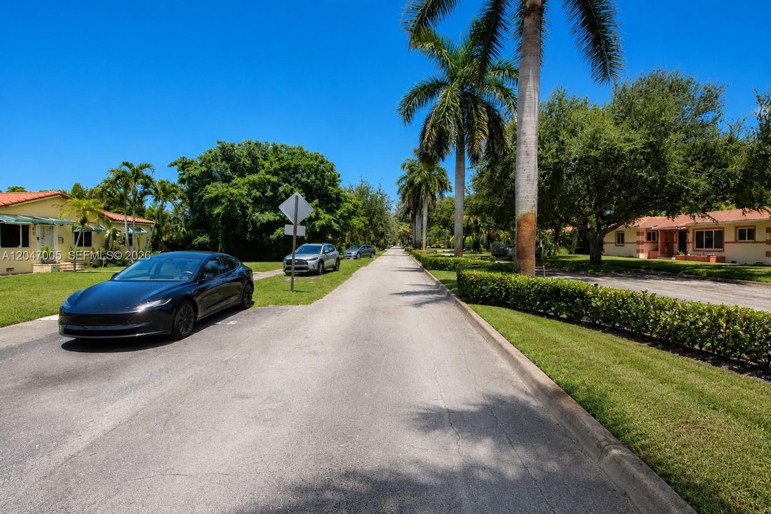 En Venta: $1,185,000 (4 camas, 2 baños, 1577 Pies cuadrados)