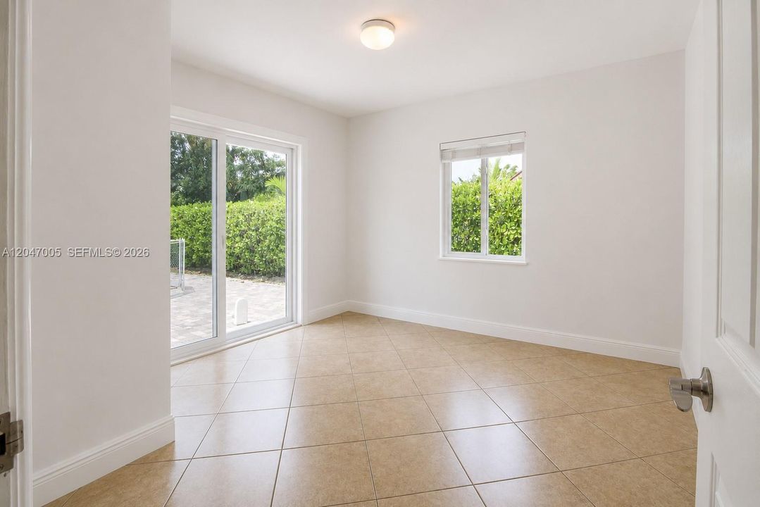 En Venta: $1,185,000 (4 camas, 2 baños, 1577 Pies cuadrados)
