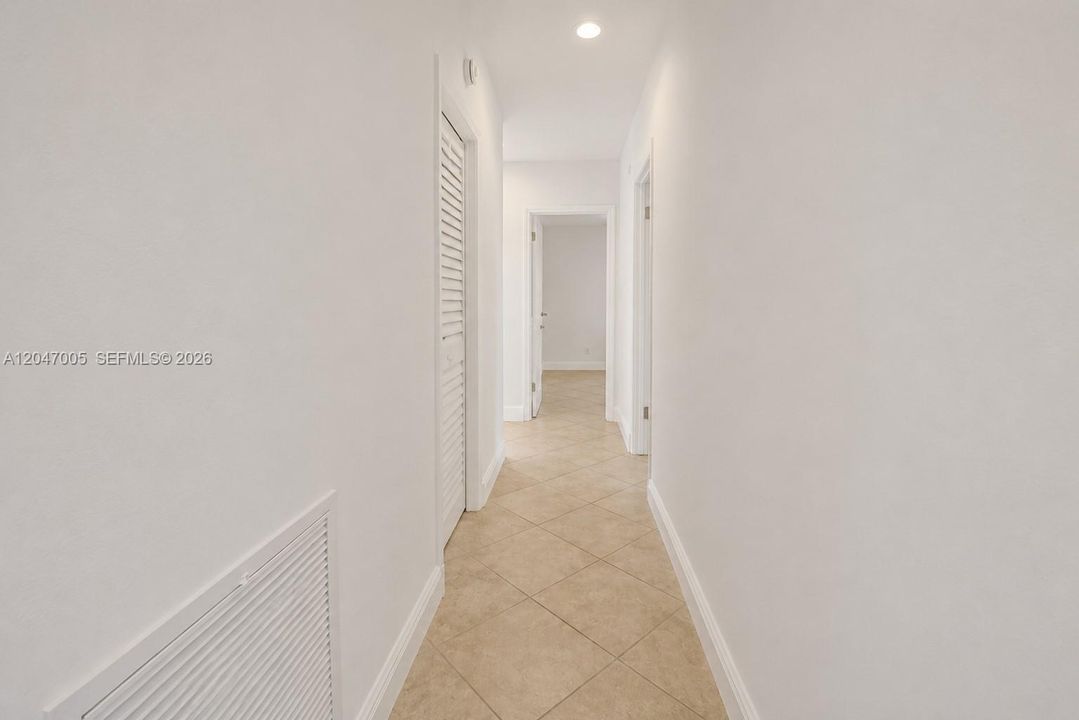 En Venta: $1,185,000 (4 camas, 2 baños, 1577 Pies cuadrados)