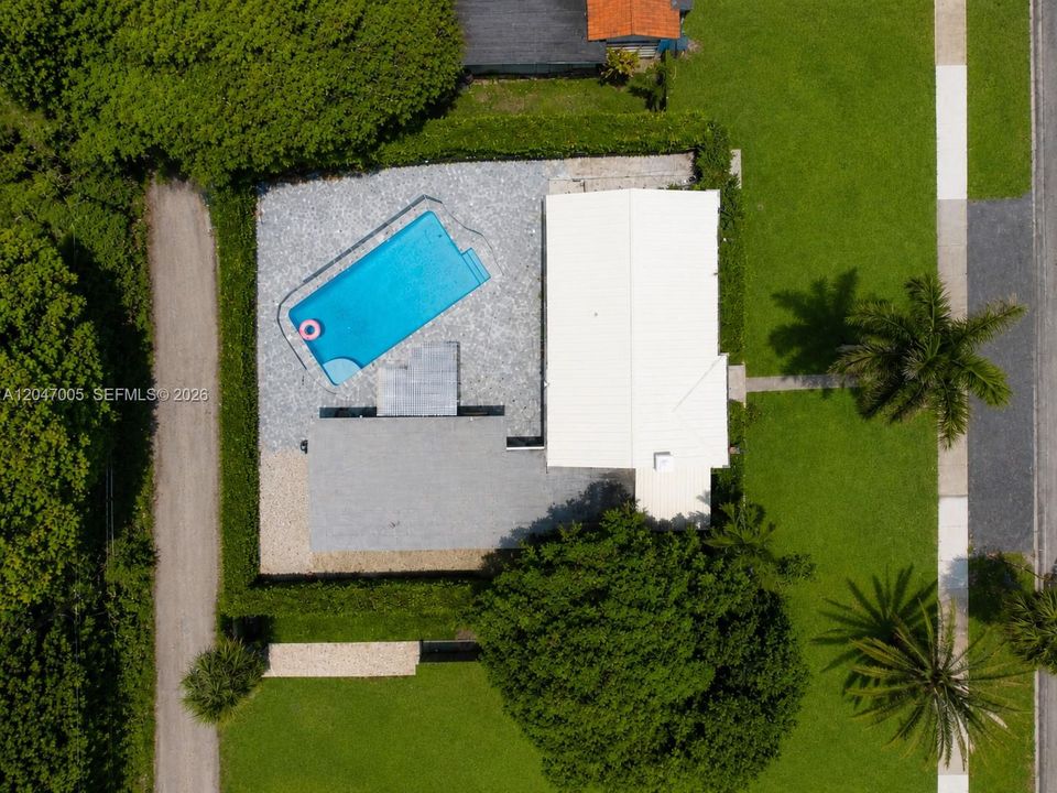 En Venta: $1,185,000 (4 camas, 2 baños, 1577 Pies cuadrados)