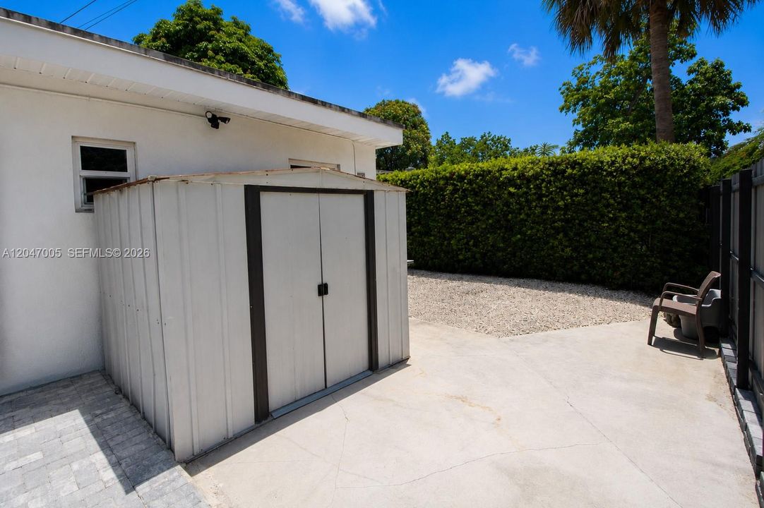 En Venta: $1,185,000 (4 camas, 2 baños, 1577 Pies cuadrados)
