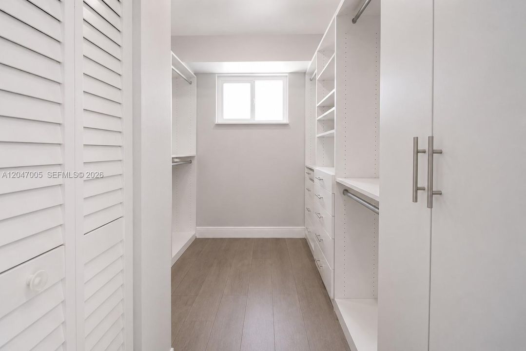 En Venta: $1,185,000 (4 camas, 2 baños, 1577 Pies cuadrados)