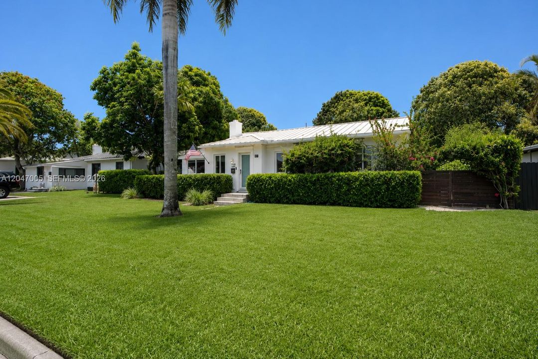 En Venta: $1,185,000 (4 camas, 2 baños, 1577 Pies cuadrados)