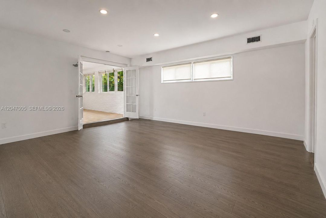 En Venta: $1,185,000 (4 camas, 2 baños, 1577 Pies cuadrados)