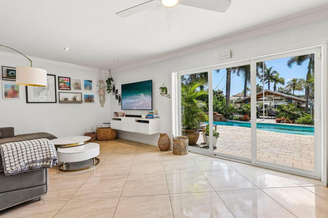 15-web-or-mls-SW 35th Ave-S3006-015