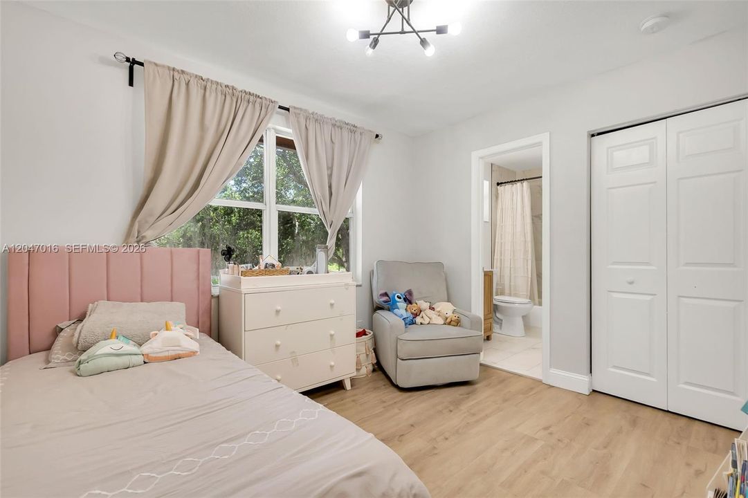 В аренду: $3,000 (3 спален, 2 ванн, 1560 Квадратных фут)