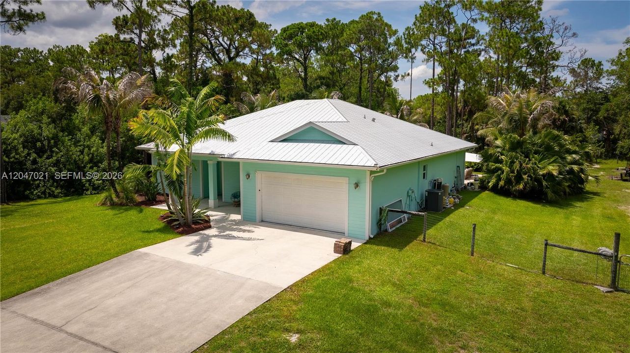 For Sale: $1,250,000 (4 beds, 2 baths, 2253 Square Feet)